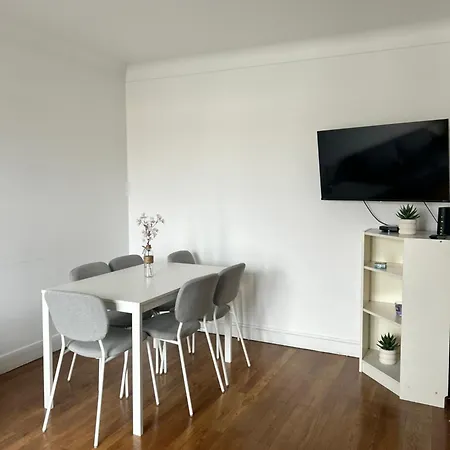 Le Toit Des Volcans - 8 Couchages - Terrasse Privee Et Wifi *