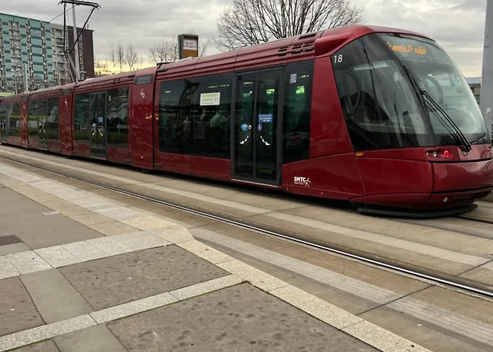 Apartment Le Toit Des Volcans - 8 Couchages - Terrasse Privee Et Wifi Clermont-Ferrand