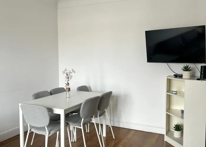 Le Toit Des Volcans - 8 Couchages - Terrasse Privee Et Wifi *